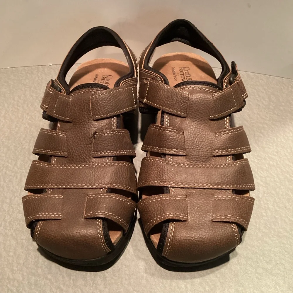 Croft & Barrow Ortholite eco strappy leather sandal,open weave,Velcro close, 7.5